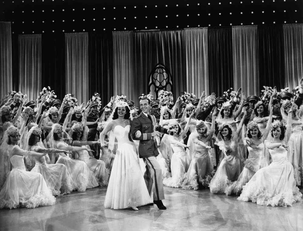 踊る結婚式